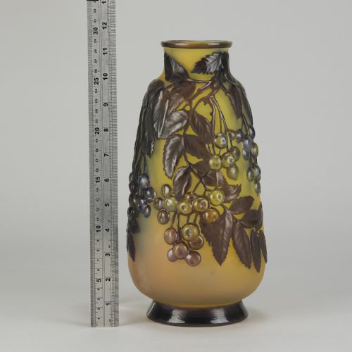 EARLY 20TH CENTURY CAMEO GLASS ENTITLED SORBIER SOUFFL VASE BY GALL - ADDITIONAL PHOTO 8