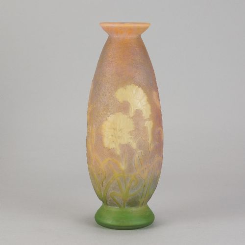 EARLY 20TH CENTURY ART NOUVEAU CAMEO FLORAL VASE BY DAUM FRRES - ADDITIONAL PHOTO 1