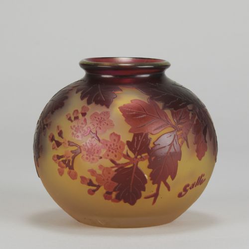 EARLY 20TH CENTURY CAMEO GLASS APPLE BLOSSOM VASE BY GALL - ADDITIONAL PHOTO 5