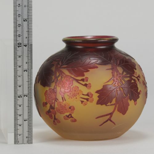 EARLY 20TH CENTURY CAMEO GLASS APPLE BLOSSOM VASE BY GALL - ADDITIONAL PHOTO 7