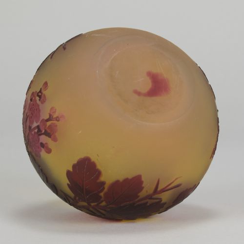 EARLY 20TH CENTURY CAMEO GLASS APPLE BLOSSOM VASE BY GALL - ADDITIONAL PHOTO 9
