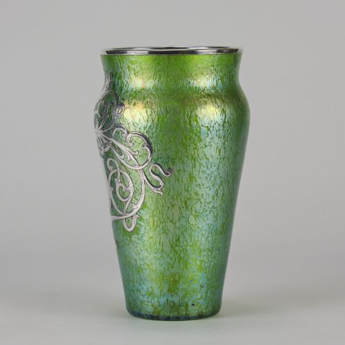 EARLY 20TH CENTURY GLASS SILVERED ARMORIAL VASE BY LOETZ WITWE - ADDITIONAL PHOTO 7