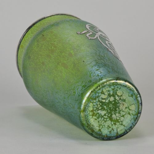 EARLY 20TH CENTURY GLASS SILVERED ARMORIAL VASE BY LOETZ WITWE - ADDITIONAL PHOTO 10
