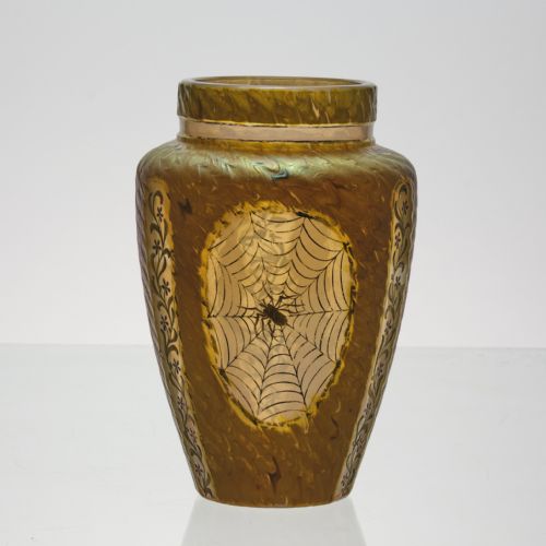EARLY 20TH CENTURY IRIDESCENT GLASS SPIDER VASE BY KRALIK GLASS - ADDITIONAL PHOTO 1