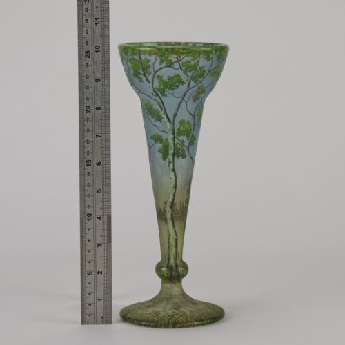 EARLY 20TH CENTURY CAMEO GLASS PAYSAGE VASE BY DAUM FRRES - ADDITIONAL PHOTO 9
