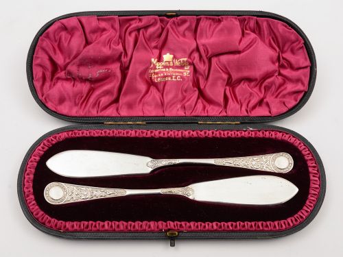Cased Pair of Edwardian Silver Butter Knives, Sheffield 1901
