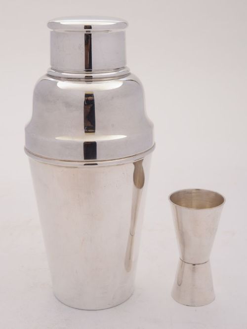 Superb Art Deco Silver Plated Cocktail Shaker, Circa 1930