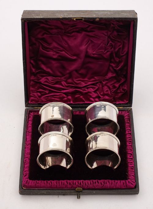 Lovely Set of 4 Silver Cased Napkin Rings, Birmingham 1945