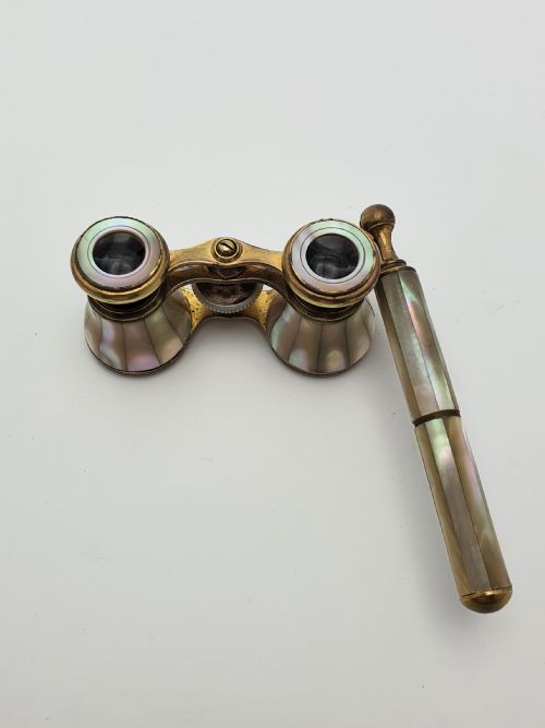 BEAUTIFUL VICTORIAN MOTHER OF PEARL AND BRASS OPERA GLASSES ENGLISH ANTIQUE CIRCA 1900 - ADDITIONAL PHOTO 4