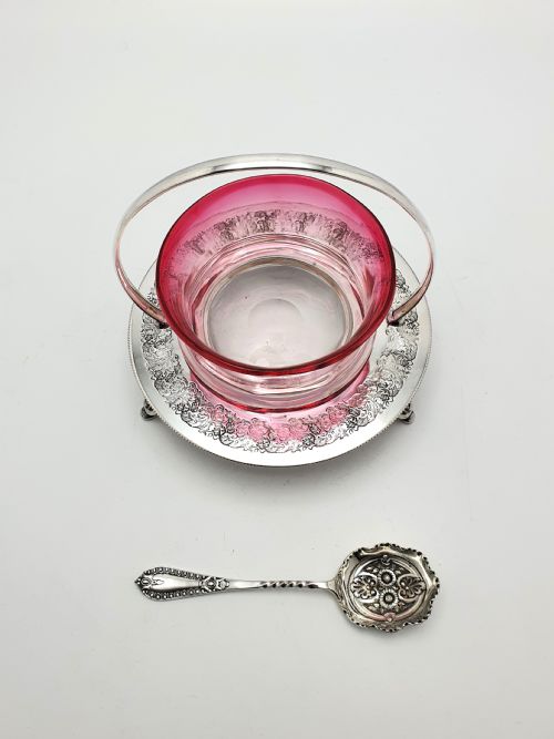 GORGEOUS CRANBERRY JAM DISH ON STAND CIRCA 1905 - ADDITIONAL PHOTO 3
