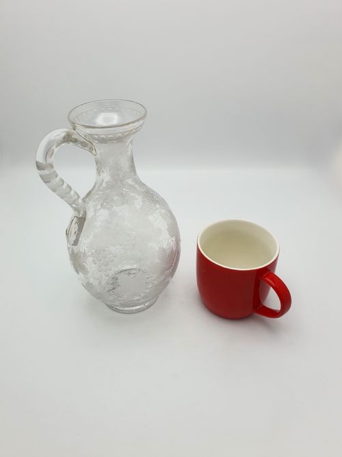 GORGEOUS ANTIQUE VICTORIAN ETCHED GLASS WINE JUG WITH GRAPE VINE MOTIF CIRCA 1890 - ADDITIONAL PHOTO 6