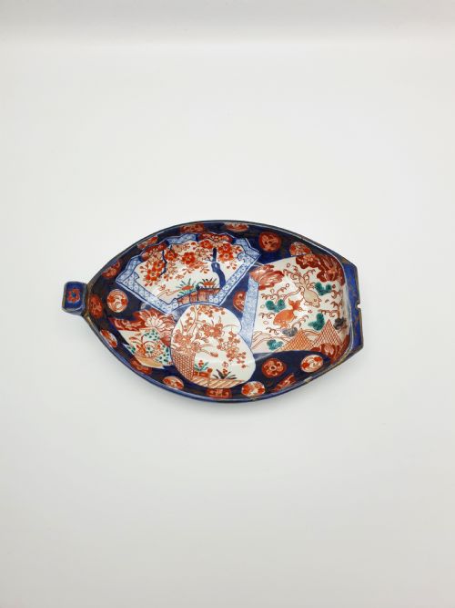 fig 1. Lovely Antique Japanese Imari Porcelain Boat-Shaped Dish – circa 1900