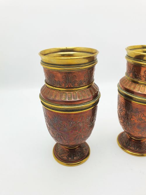 GORGEOUS PAIR OF ANTIQUE FRENCH COPPER BRASS URNS WITH CHASED FLORAL DECORATION CIRCA 1900 - ADDITIONAL PHOTO 1