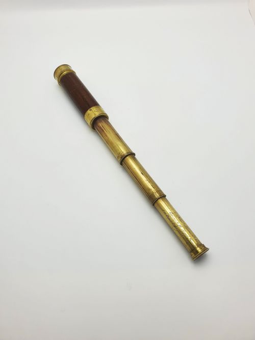 Handsome Antique Brass Telescope - Thomas Harris & Son, Opticians to the Royal Family – Circa 1870