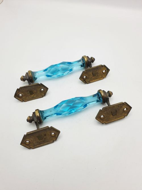 STUNNING PAIR OF ANTIQUE BLUE GLASS DOOR HANDLES WITH ORNATE BRASS MOUNTS CIRCA 1890 - ADDITIONAL PHOTO 2