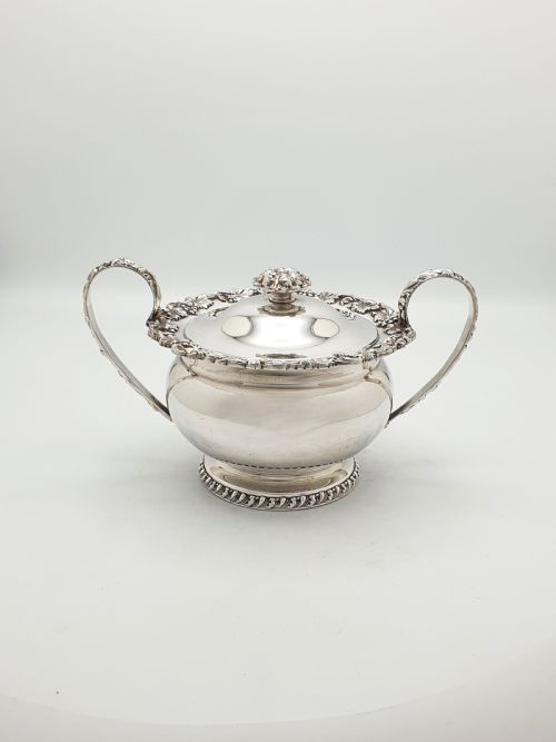 GORGEOUS ANTIQUE SILVERPLATED THREEPIECE TEA SET WITH ORNATE GRAPEVINE DETAILING CIRCA 1920 - ADDITIONAL PHOTO 6