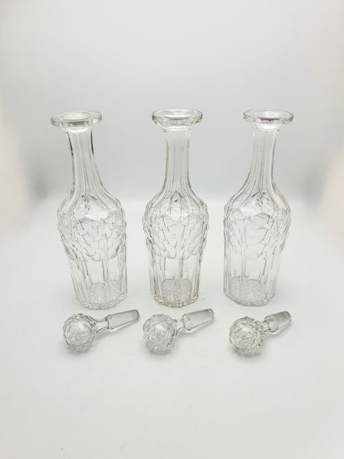 STUNNING ELKINGTON ANTIQUE 3 BOTTLE DECANTER SET IN ORNATE SILVERPLATED STAND 1860 - ADDITIONAL PHOTO 6