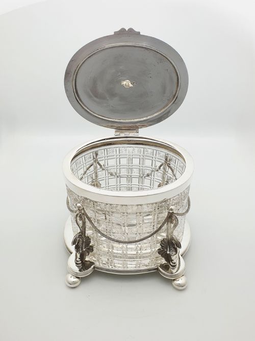MAGNIFICENT ANTIQUE VICTORIAN BISCUIT BARREL WITH HERALDIC DRAGON FINIAL CIRCA 1870 - ADDITIONAL PHOTO 4