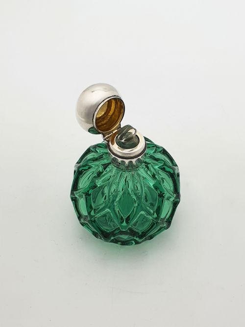 UNUSUAL ANTIQUE VICTORIAN GREEN GLASS STERLING SILVER PERFUME BOTTLE 1893 - ADDITIONAL PHOTO 1