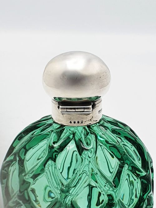 UNUSUAL ANTIQUE VICTORIAN GREEN GLASS STERLING SILVER PERFUME BOTTLE 1893 - ADDITIONAL PHOTO 4