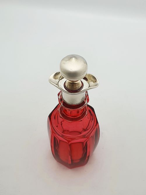 ANTIQUE EDWARDIAN STERLING SILVER MOUNTED CRANBERRY GLASS DECANTER 1903 - ADDITIONAL PHOTO 4
