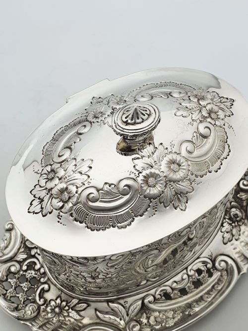 fig 2. Fabulous Antique Victorian Embossed Silver Plated Biscuit Box – circa 1890