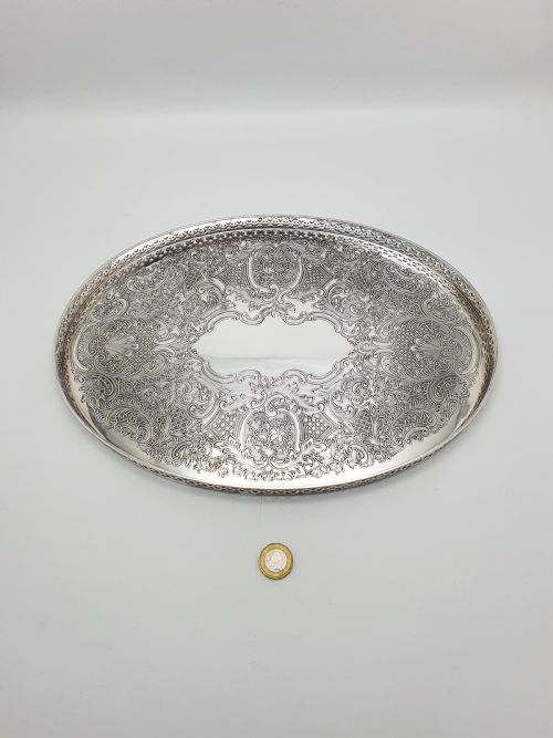 NICE SILVER PLATED OVAL SERVING TRAY WITH INTRICATE EMBOSSED SCROLLS CIRCA 1930 - ADDITIONAL PHOTO 5