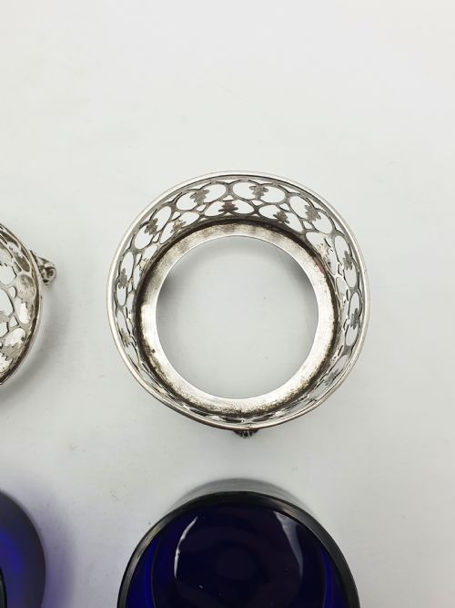 PAIR OF ANTIQUE VICTORIAN SILVER SALT CELLARS WITH COBALT GLASS LINERS 1842 - ADDITIONAL PHOTO 8