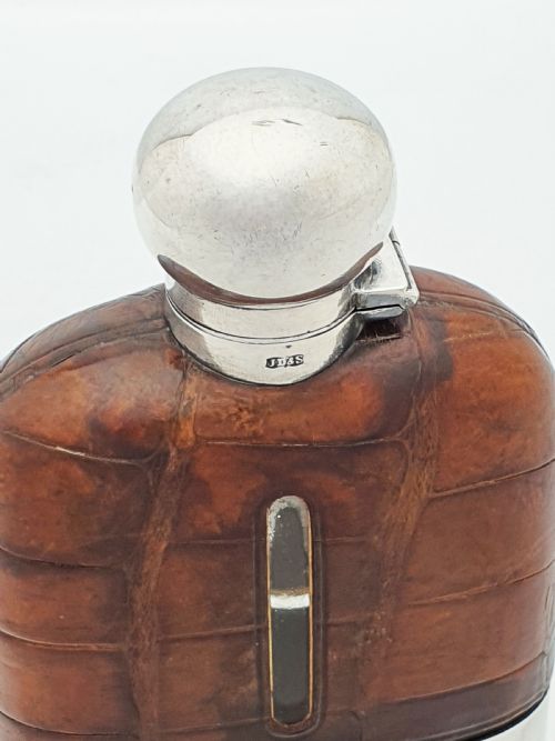 NICE ANTIQUE SILVER PLATE CROCODILE HIP FLASK CIRCA 1900 - ADDITIONAL PHOTO 6