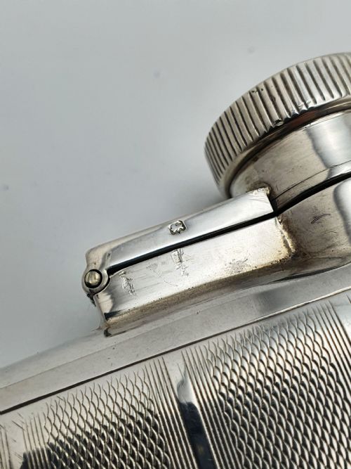 ELEGANT LARGE ART DECO STERLING SILVER HIP FLASK 1928 - ADDITIONAL PHOTO 8