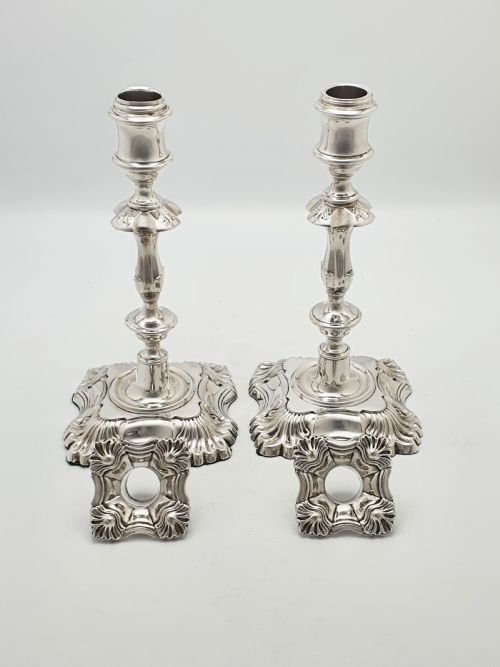 STUNNING PAIR OF ANTIQUE SILVERPLATED ROCOCO REVIVAL CANDLESTICKS CIRCA 1905 - ADDITIONAL PHOTO 5