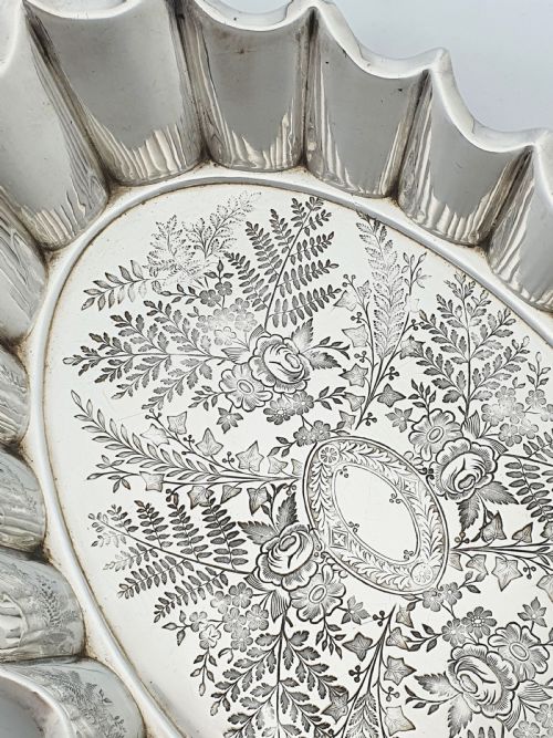 ANTIQUE WALKER HALL SILVER PLATE SERVING DISH WITH FLORAL ENGRAVING CIRCA 1890 - ADDITIONAL PHOTO 2
