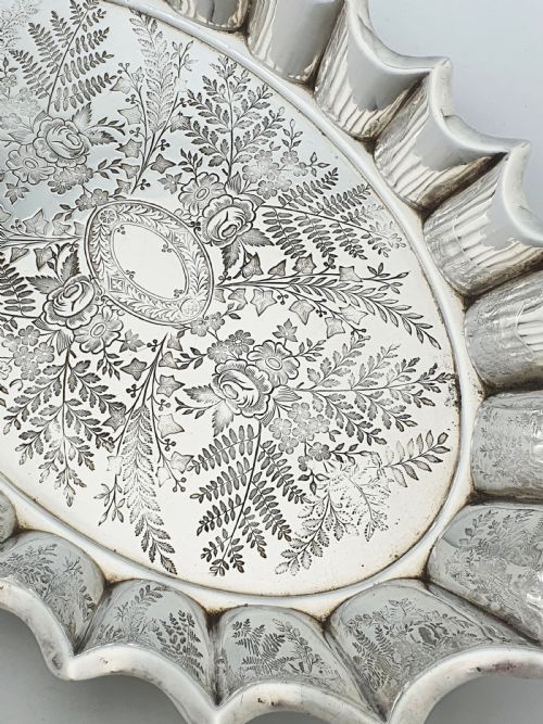 ANTIQUE WALKER HALL SILVER PLATE SERVING DISH WITH FLORAL ENGRAVING CIRCA 1890 - ADDITIONAL PHOTO 3