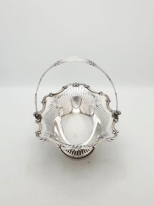 ELKINGTON GEORGE V SILVER PLATED SWINGHANDLE FRUIT CAKE BASKET 1912 - ADDITIONAL PHOTO 1