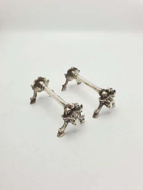 PAIR OF NICE ANTIQUE VICTORIAN SILVER PLATED BULL HEAD KNIFE RESTS CIRCA 1880 - ADDITIONAL PHOTO 1