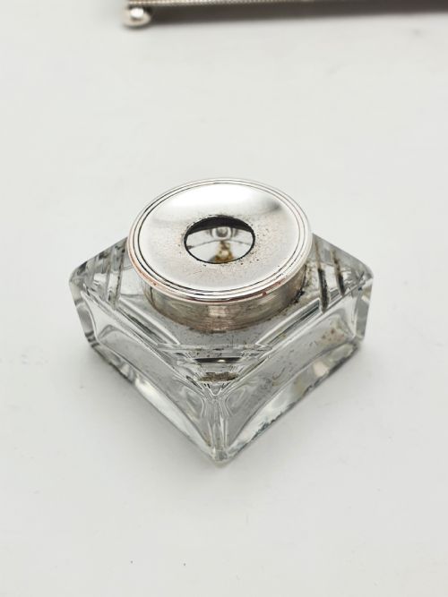ANTIQUE EDWARDIAN SILVER PLATED DOUBLE INKSTAND WITH CUT GLASS INKWELLS CIRCA 1905 - ADDITIONAL PHOTO 4