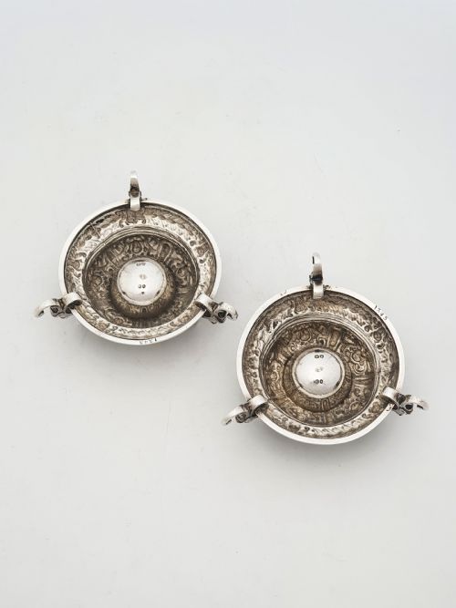 STRIKING PAIR OF ANTIQUE VICTORIAN STERLING SILVER SALT CELLARS LONDON 1870 - ADDITIONAL PHOTO 5