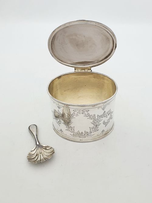 ANTIQUE EDWARDIAN SILVER PLATED ENGRAVED TEA CADDY WITH SHELL SPOON CIRCA 1905 - ADDITIONAL PHOTO 1