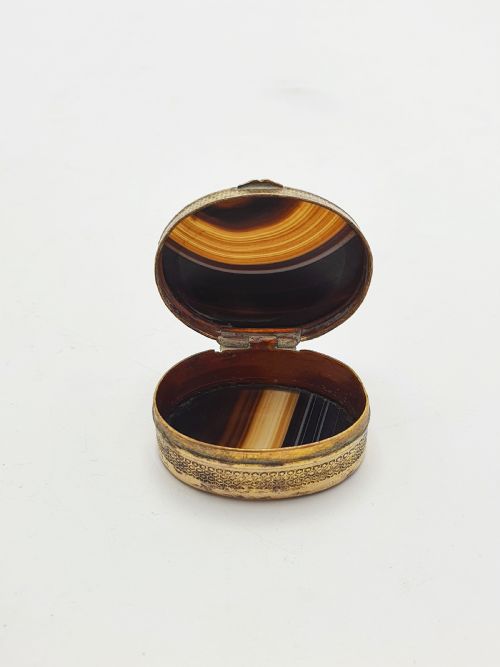 LOVELY ANTIQUE VICTORIAN OVAL AGATE AND GILT BRASS BOX CIRCA 1890 - ADDITIONAL PHOTO 1