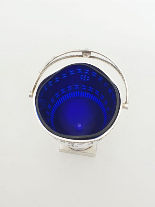 ANTIQUE SILVER PLATE PIERCED SUGAR BOWL WITH COBALT GLASS LINER SIFTER CIRCA 1905 - ADDITIONAL PHOTO 2