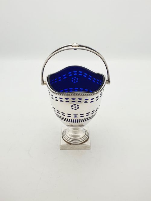 ANTIQUE SILVER PLATE PIERCED SUGAR BOWL WITH COBALT GLASS LINER SIFTER CIRCA 1905 - ADDITIONAL PHOTO 6