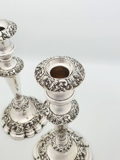 NICE PAIR OF MAPPIN WEBB SILVER PLATED CANDLESTICKS CIRCA 1920 - ADDITIONAL PHOTO 1