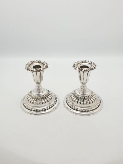 PAIR OF ANTIQUE EDWARDIAN SILVER PLATED LOW CANDLESTICKS CIRCA 1905 - ADDITIONAL PHOTO 1