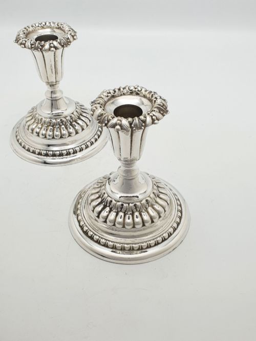 PAIR OF ANTIQUE EDWARDIAN SILVER PLATED LOW CANDLESTICKS CIRCA 1905 - ADDITIONAL PHOTO 3