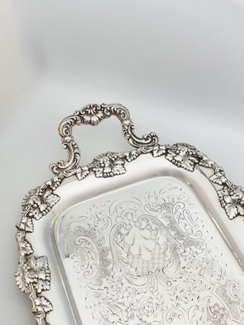 ANTIQUE SILVER PLATED SERVING TRAY WITH GRAPEVINE BORDER CIRCA 1920 - ADDITIONAL PHOTO 3