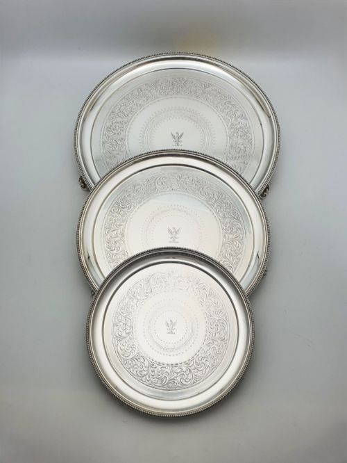 ANTIQUE VICTORIAN ELKINGTON SILVER PLATED SET OF THREE ENGRAVED SALVERS 1872