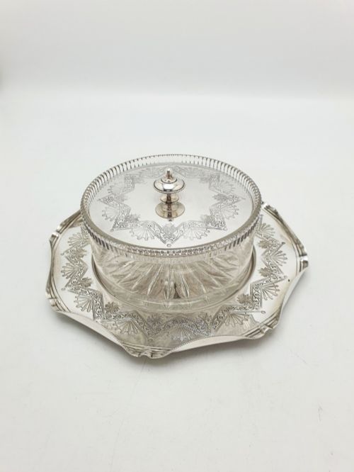 ANTIQUE VICTORIAN SILVER PLATED BUTTER DISH WITH GLASS LINER CIRCA 1890