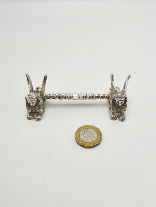 PAIR OF ANTIQUE EGYPTIAN REVIVAL SILVER PLATED SPHINX KNIFE RESTS CIRCA 1880 - ADDITIONAL PHOTO 7