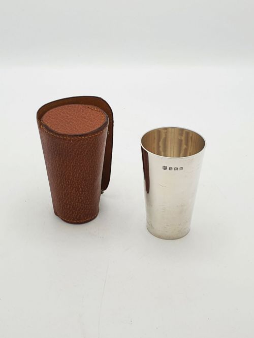 Lovely Art Deco Sterling Silver Travel Beaker with Leather Carry Case – 1930