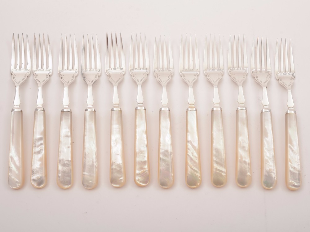 Edwardian Cased Mother of Pearl Fish Set, Circa 1905 View III